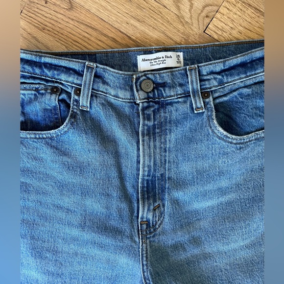 Abercrombie & Fitch 90s Straight Ultra High Rise Jeans 28/6L - Picture 7 of 7